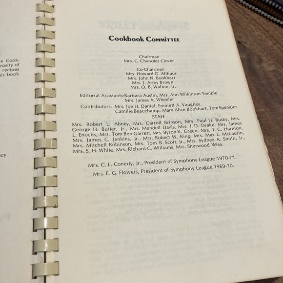 The Jackson Cookbook by The Symphony League of Jackson Mississippi (Comb Bound) - Picture 6 of 15